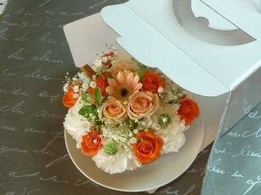 食べちゃいたいくらい可愛いお花のケーキ♪｜「本郷台花う」　（神奈川県横浜市栄区の花キューピット加盟店 花屋）のブログ