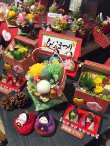 ちょっと早いけれど飾っちゃいました。ひな祭り♬｜「本郷台花う」　（神奈川県横浜市栄区の花キューピット加盟店 花屋）のブログ