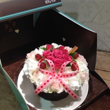 【生花のフラワーケーキ♪】お誕生日のサプライズギフトにオススメです(*^_^*)｜「本郷台花う」　（神奈川県横浜市栄区の花キューピット加盟店 花屋）のブログ